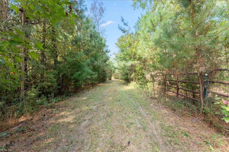 10312 Farys Mill Road, Gloucester County, VA 23061 | Slideshow Image #36