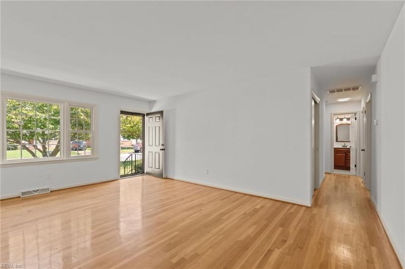 216 Valirey Drive, Hampton, VA 23669 | Slideshow Image #6