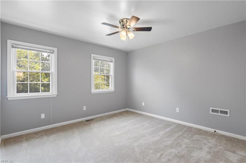 304 Odd Rd, Poquoson, VA 23662 | Slideshow Image #17