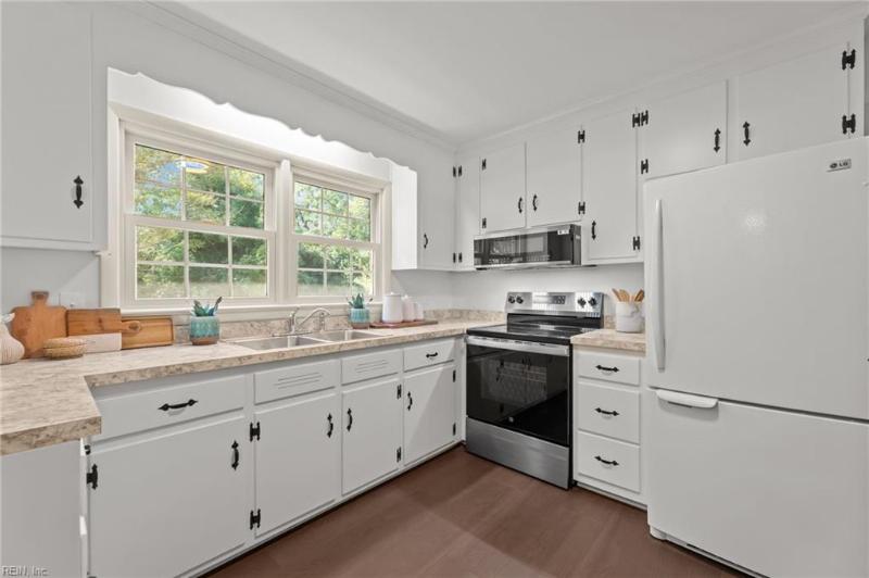 216 Valirey Drive, Hampton, VA 23669 | Slideshow Image #10