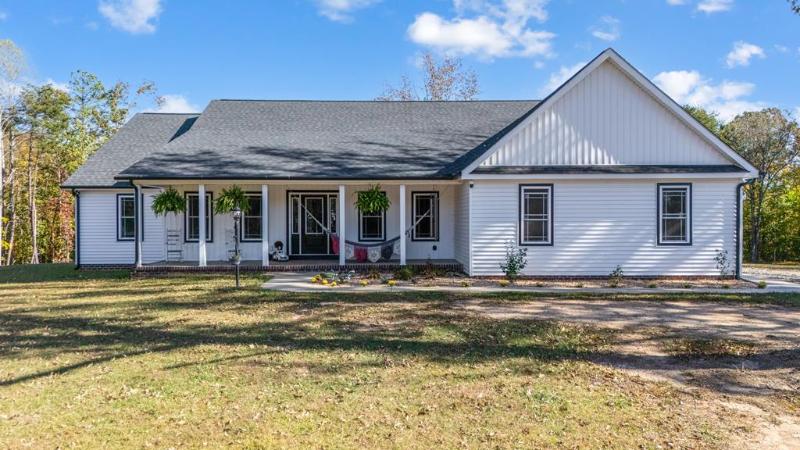 2072 Cumberland Rd, Farmville, VA 23901