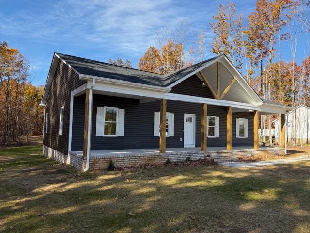 689 Robinson Road, Appomattox, VA 24522