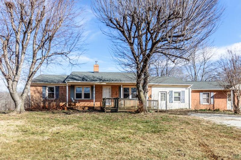 1130 Vermillion Rd, Appomattox, VA 24522