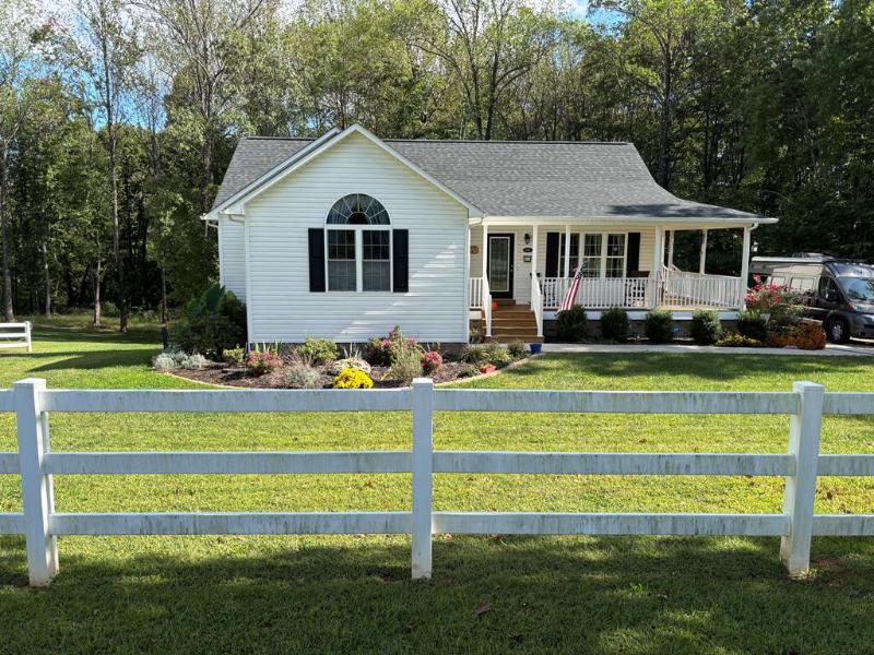 510 Oakleigh Ave, Appomattox, VA 24522-9200