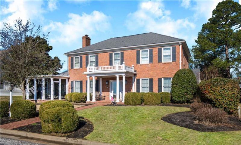 327 1st Street, West Point, Virginia 23181 | Slideshow Image #1